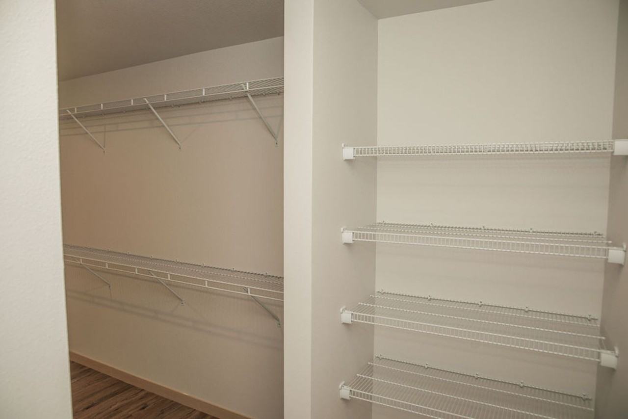 Century Place - 475 - Photo 7 of 38