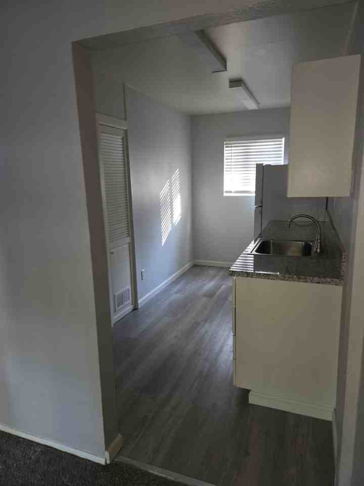 808 Los Angeles Ave #3 - Photo 6 of 7