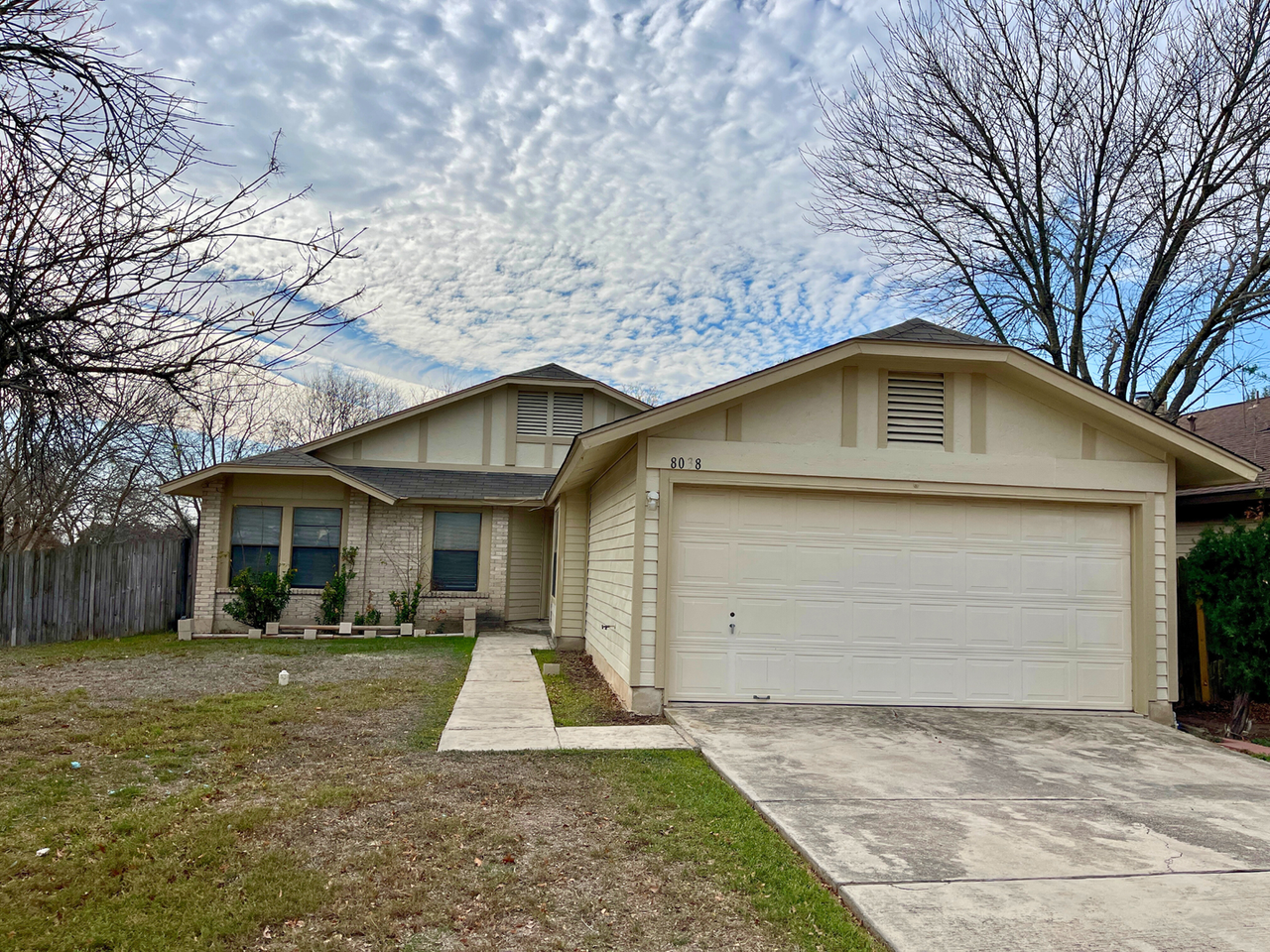 8038 Wayside Trl - Photo 3 of 17