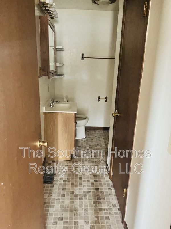 2439 U.S. - Photo 5 of 8