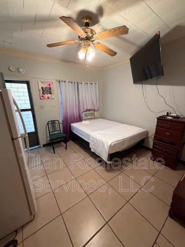 218 W Saint Peter St #3 - Photo 2 of 4