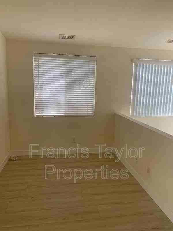 870 N Fig St - Photo 5 of 9