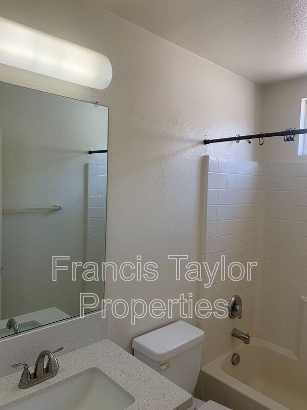 870 N Fig St - Photo 6 of 9