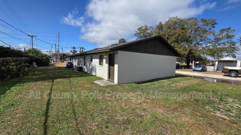 1342 Reynolds Rd - Photo 2 of 12