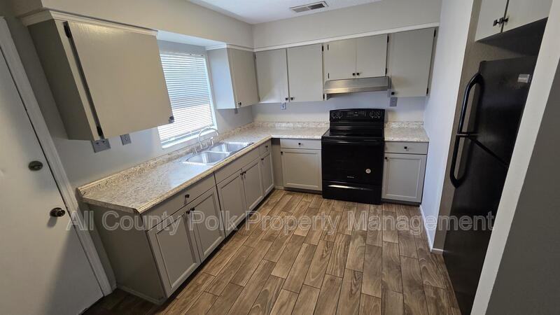 1342 Reynolds Rd - Photo 5 of 12