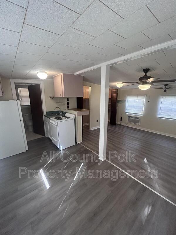 1200 Pine Ave - Photo 6 of 9