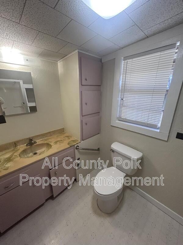 1200 Pine Ave - Photo 7 of 9