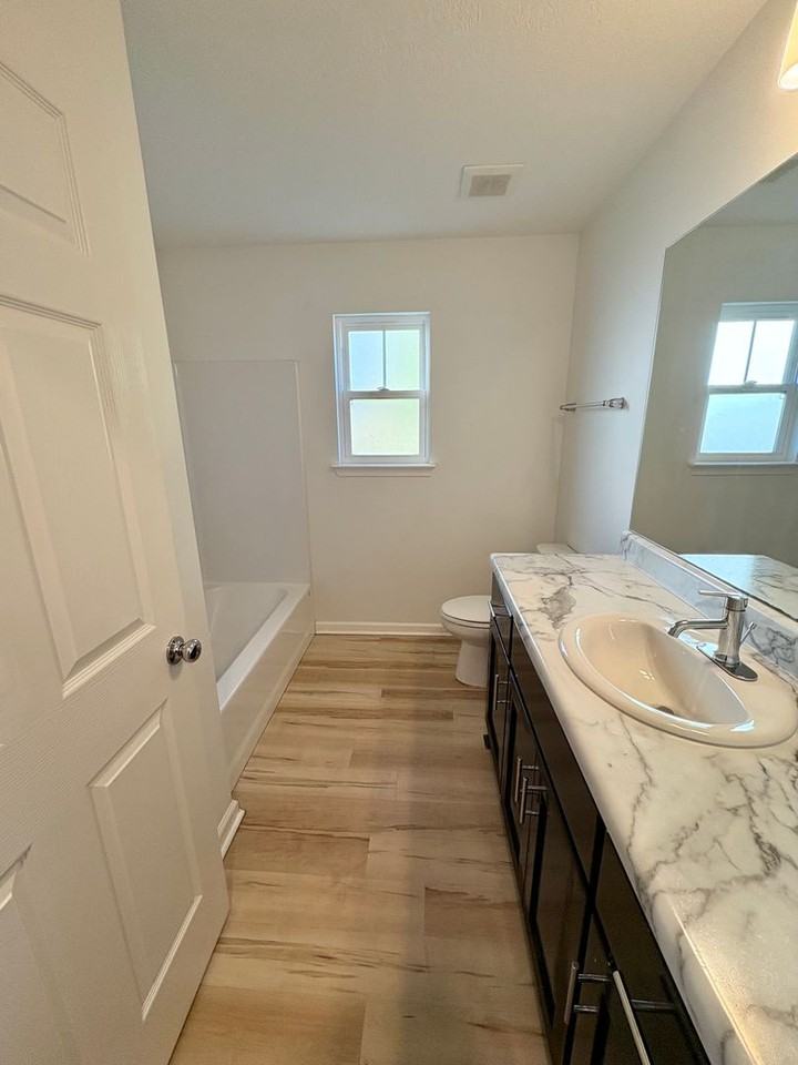 6102 Edith Stephens Dr #B - Photo 4 of 7