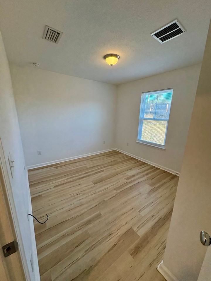 6102 Edith Stephens Dr #B - Photo 5 of 7