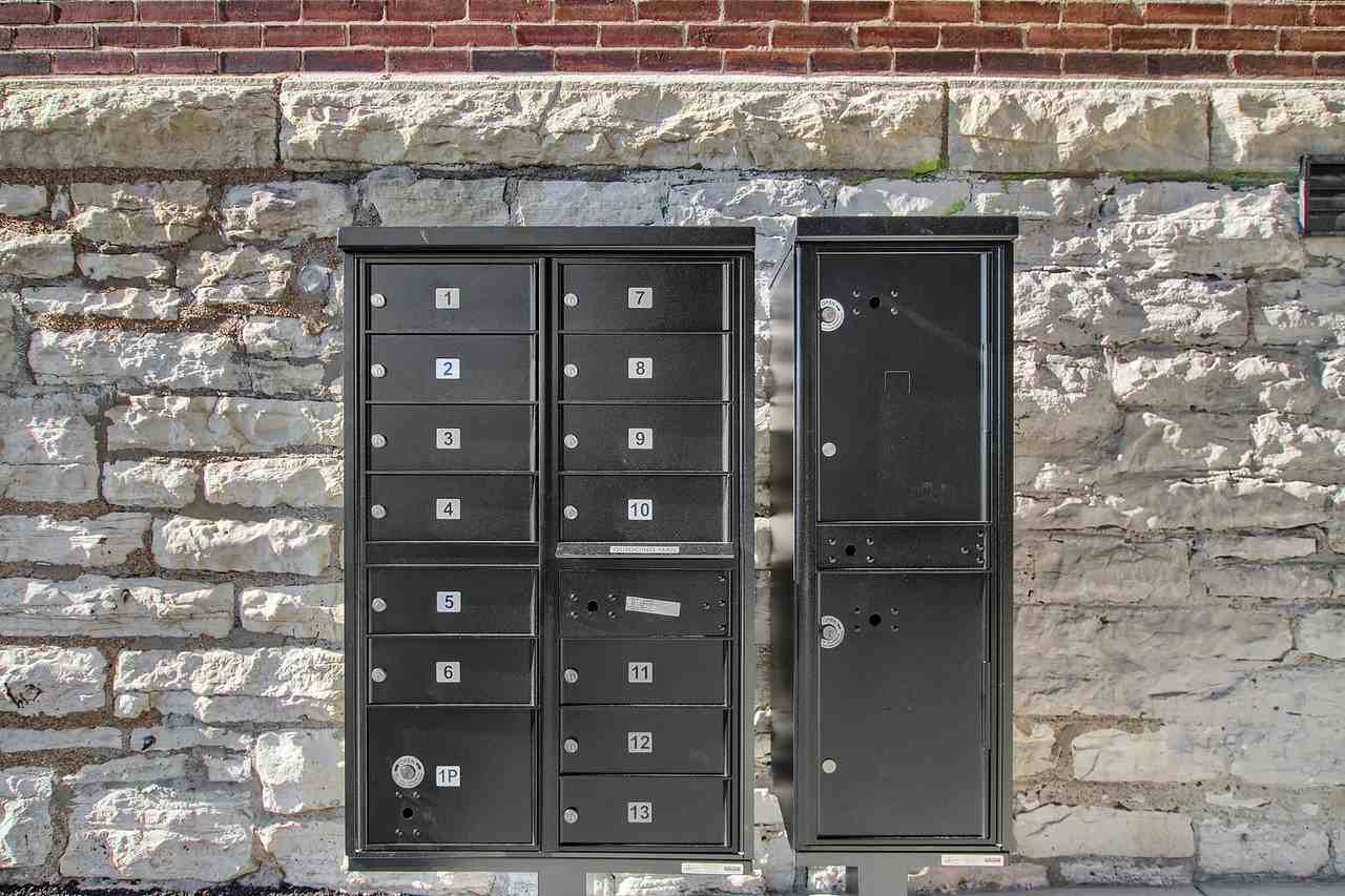 1615 Hampton Avenue - Photo 2 of 10