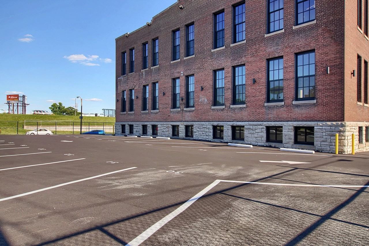 1615 Hampton Avenue - Photo 3 of 10