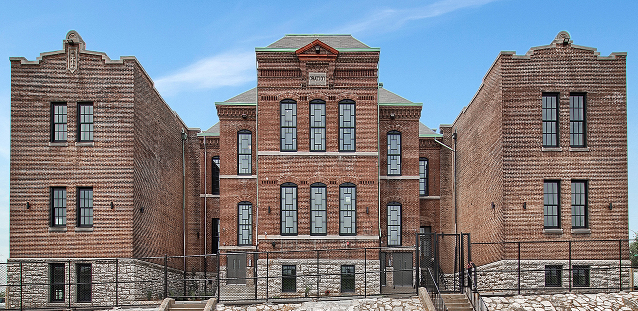 1615 Hampton Ave - Photo 4 of 22