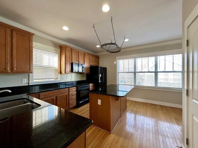 1920 Lela Ave - Photo 6 of 36