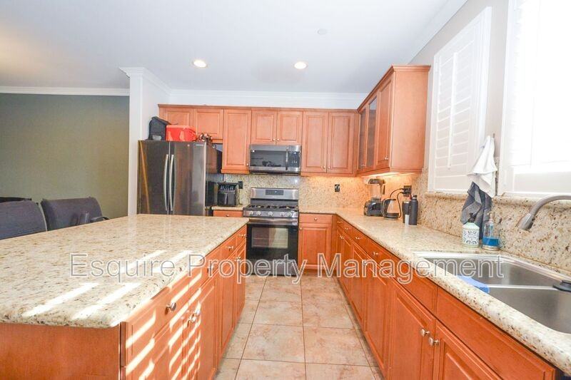 4523 Via Del Sol - Photo 5 of 22