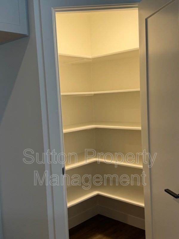 10422 133 Ave - Photo 6 of 29