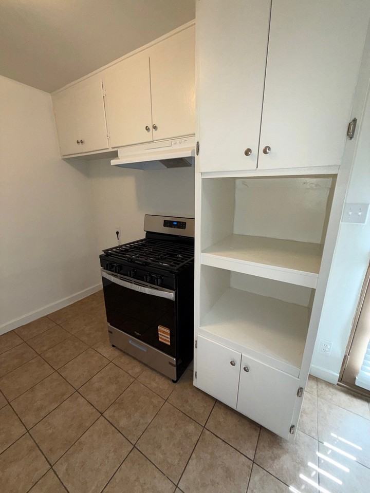 21809 Lanark - Photo 5 of 40