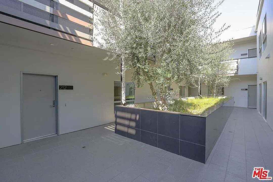 5308 Sepulveda Blvd - Photo 5 of 50