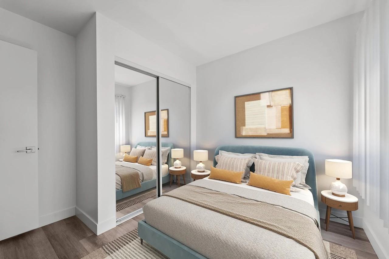 925 W 30th St - Photo 6 of 50