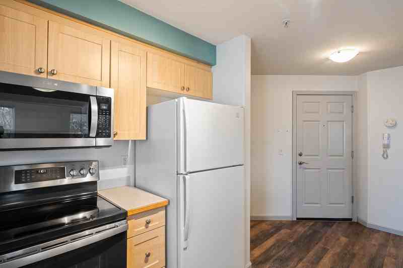 10511 Midvale Ave N #301 - Photo 7 of 14