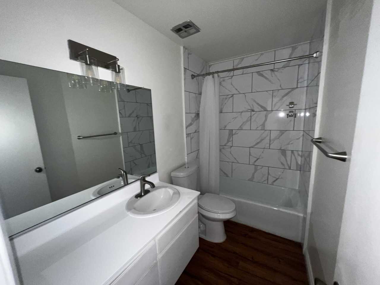 Ryon ave Apartments - Photo 7 of 7