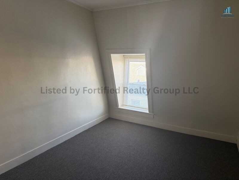 825 Plymouth Ave #3 - Photo 6 of 8