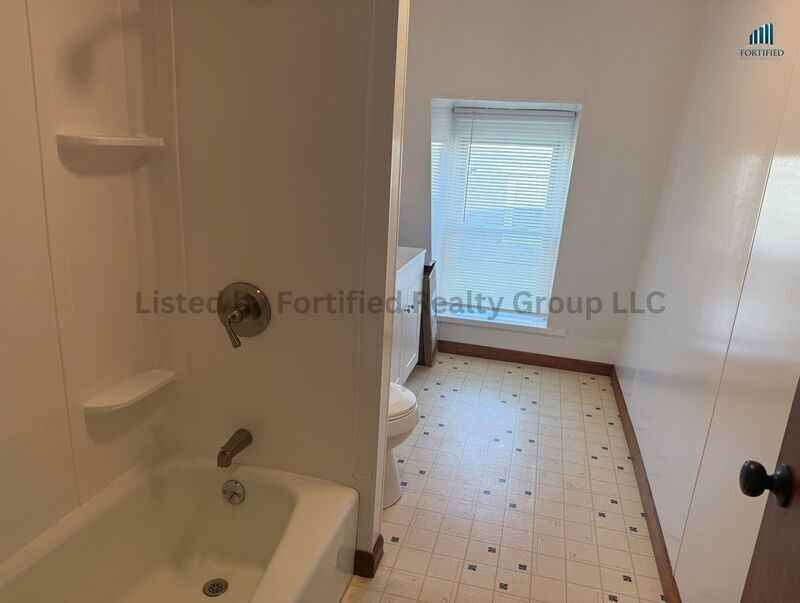 825 Plymouth Ave #3 - Photo 7 of 8