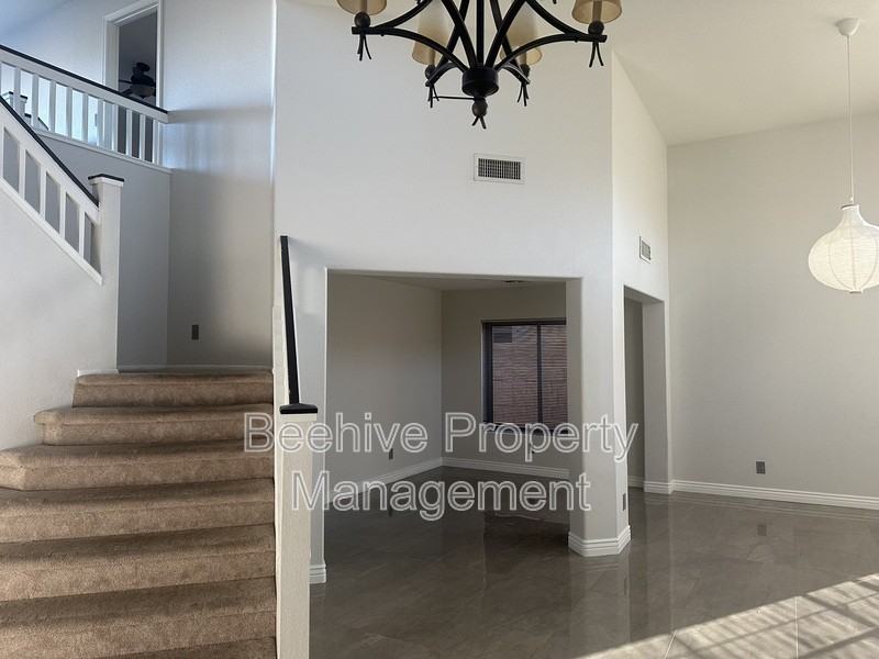 1034 W Juanita Ave - Photo 6 of 13