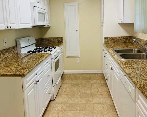 300-322 N. Hollywood Way - Photo 4 of 27