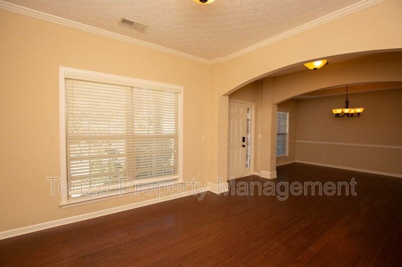 1362 Antietam Dr - Photo 4 of 11