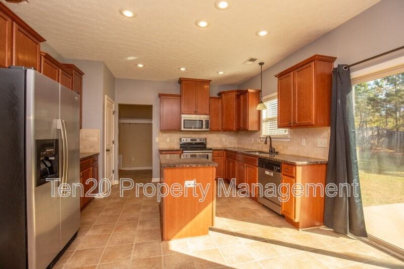 1362 Antietam Dr - Photo 6 of 11