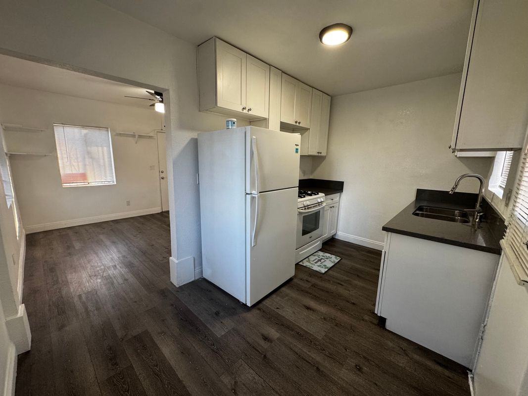 6319 Gallant St - Photo 4 of 11