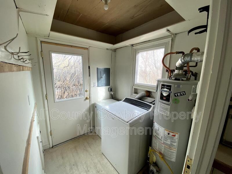 1009 E Flint St - Photo 7 of 8