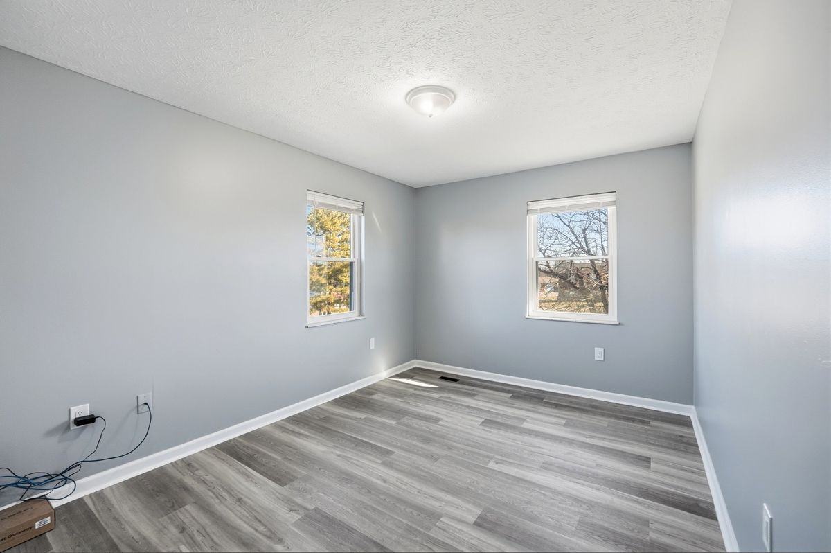 807 Trustway Ct - Photo 3 of 16