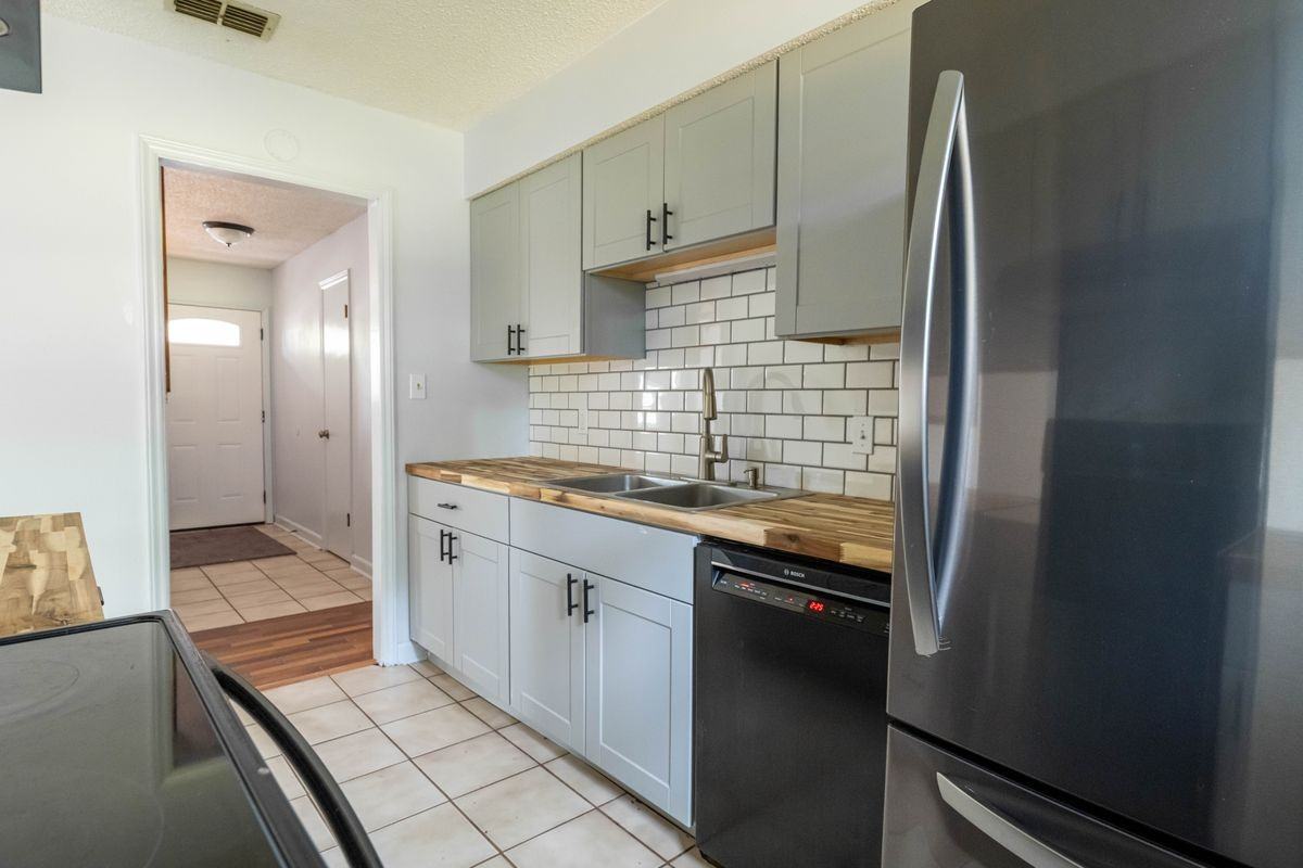 5778 Split Oak Ln - Photo 6 of 10