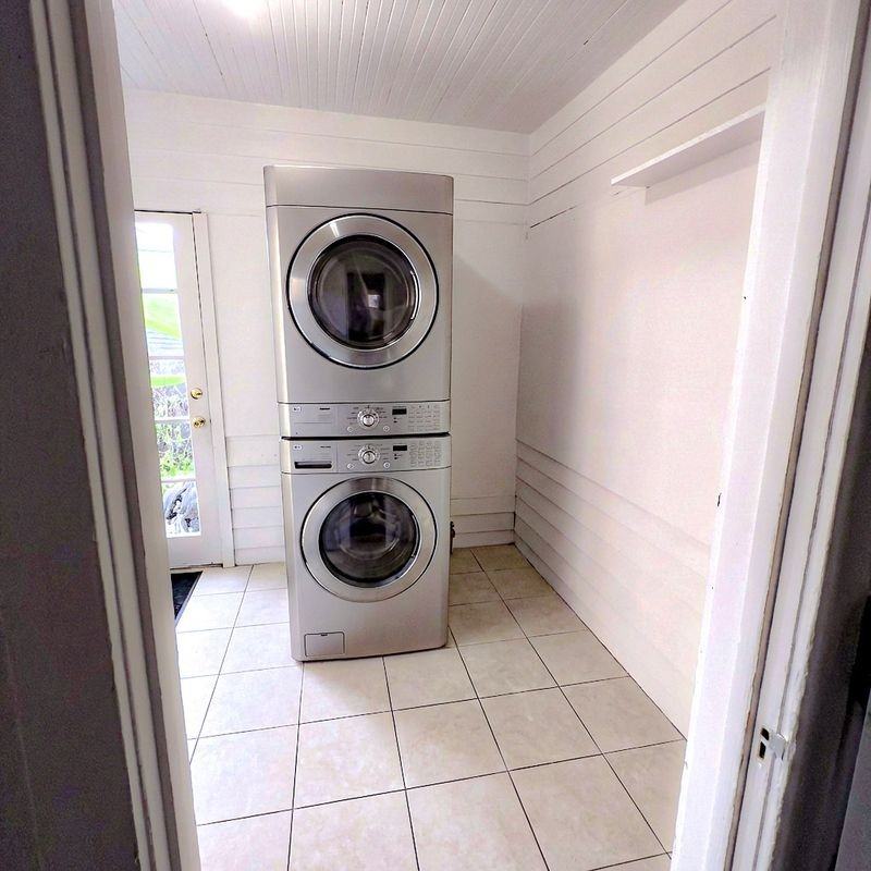 1661 W 36th Pl - Photo 6 of 12