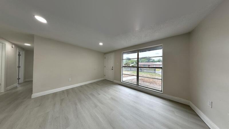 3011 N 43rd St - Photo 3 of 39