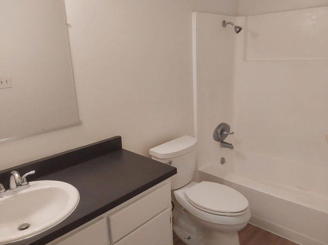 1705 W Rumble Rd - Photo 3 of 5