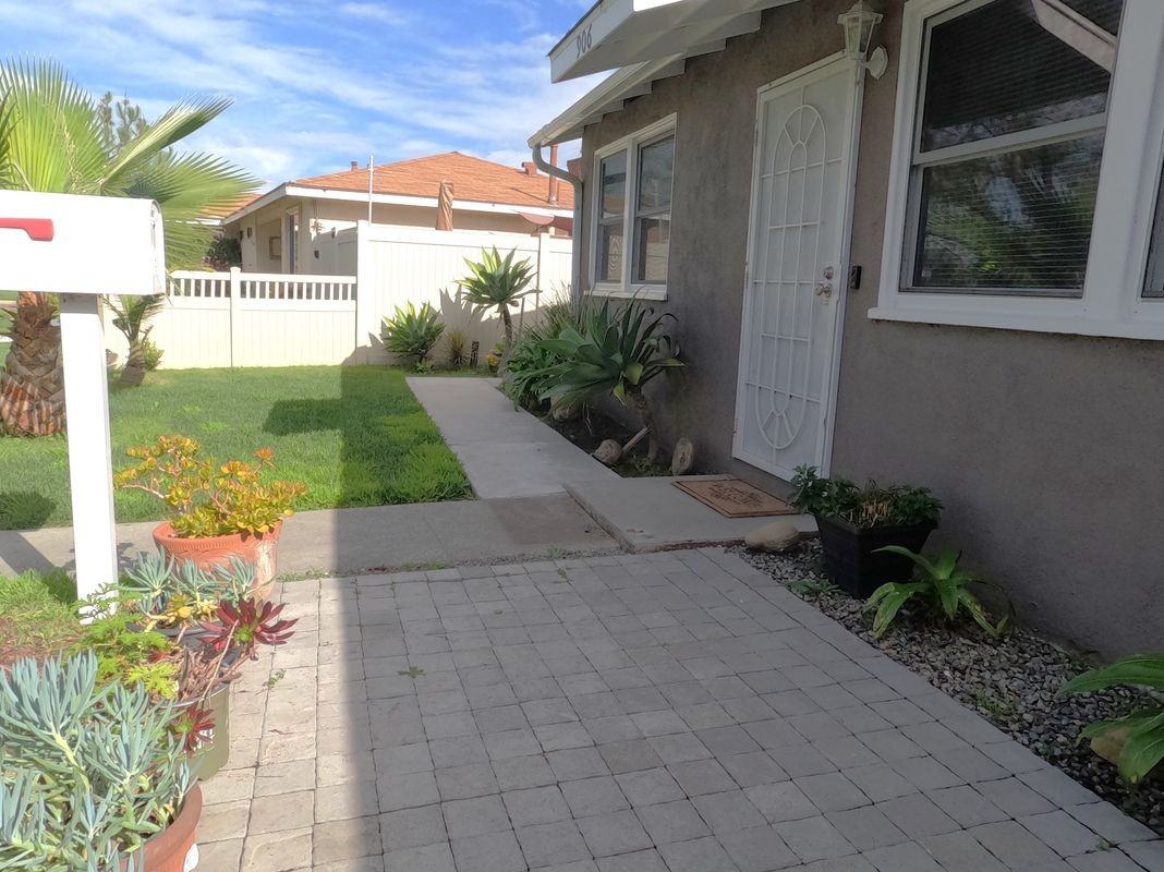 906 S Gilbert St - Photo 3 of 50