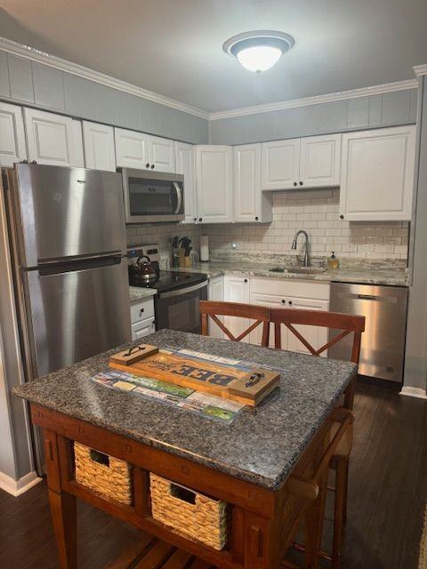 104 Cordillo Pkwy ##I-8 - Photo 3 of 12