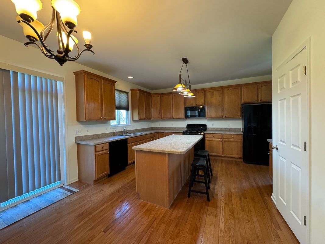 405 Preserve Dr - Photo 2 of 10