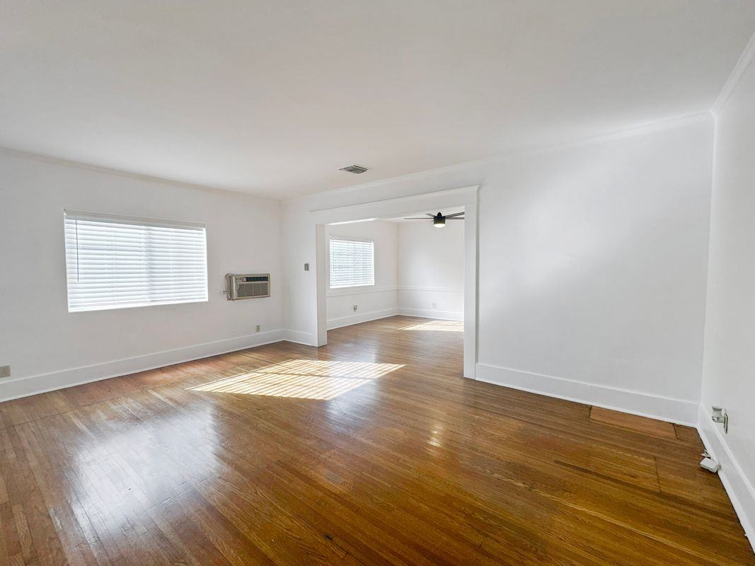 209 Elm St - Photo 3 of 17