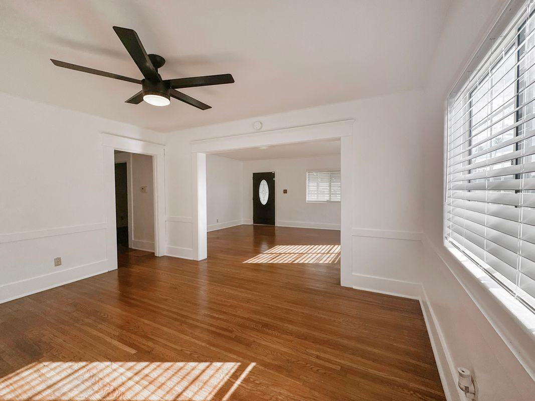 209 Elm St - Photo 4 of 17