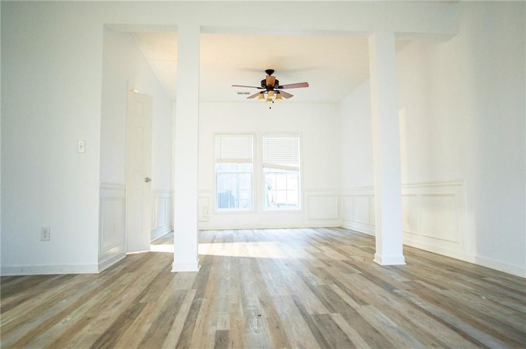 1315 Great River Pkwy - Photo 5 of 32