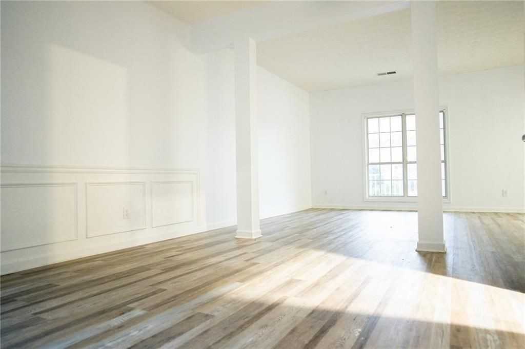 1315 Great River Pkwy - Photo 6 of 32