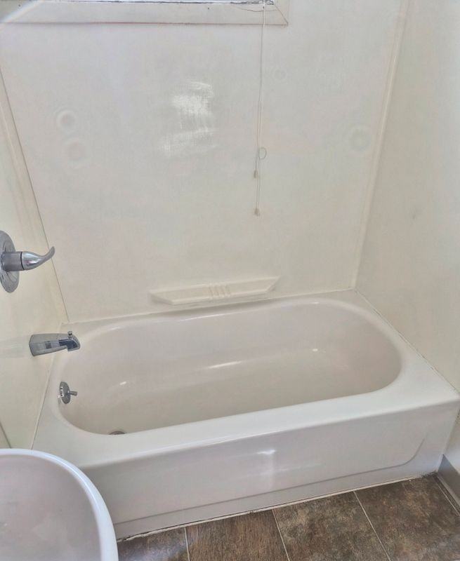 212 Sycamore St - Photo 3 of 11