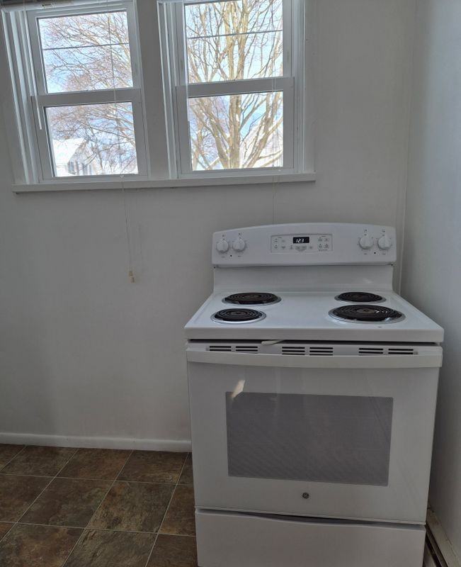 212 Sycamore St - Photo 7 of 11