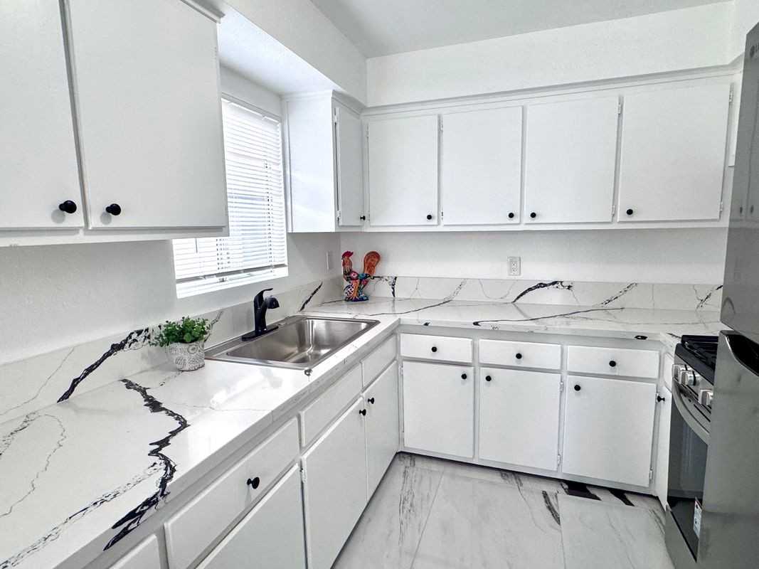 1630 W 104th St ##A - Photo 6 of 14