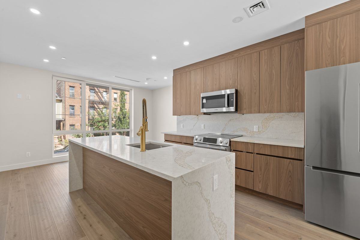 312 Fenimore St ##2fl - Photo 2 of 35