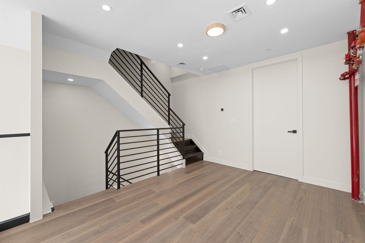 312 Fenimore St ##2fl - Photo 4 of 35