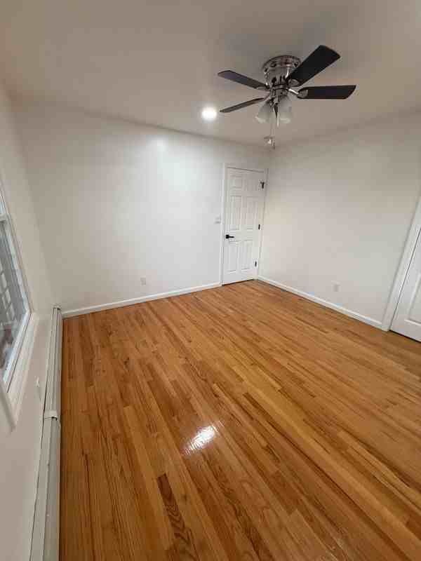 2054 Grove St ##2fl - Photo 3 of 12